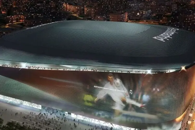 Publika prvi put gledala utakmicu Lige šampiona pod zatvorenim krovom