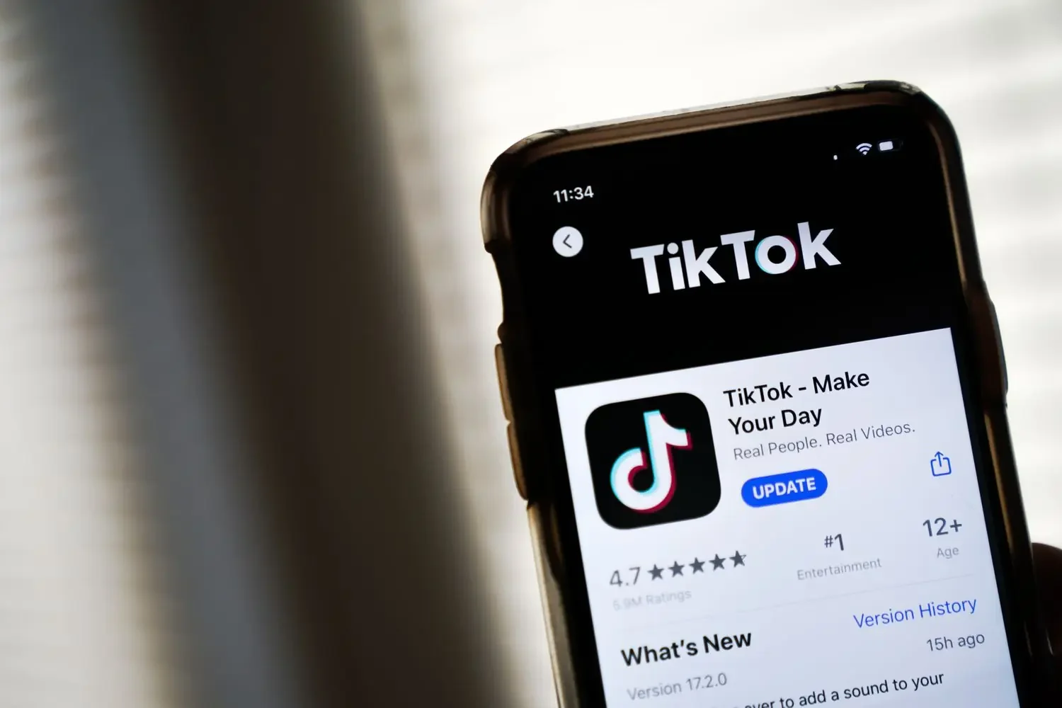 Bajden ucenjuje vlasnika platforme TikTok da proda svoju aplikaciju