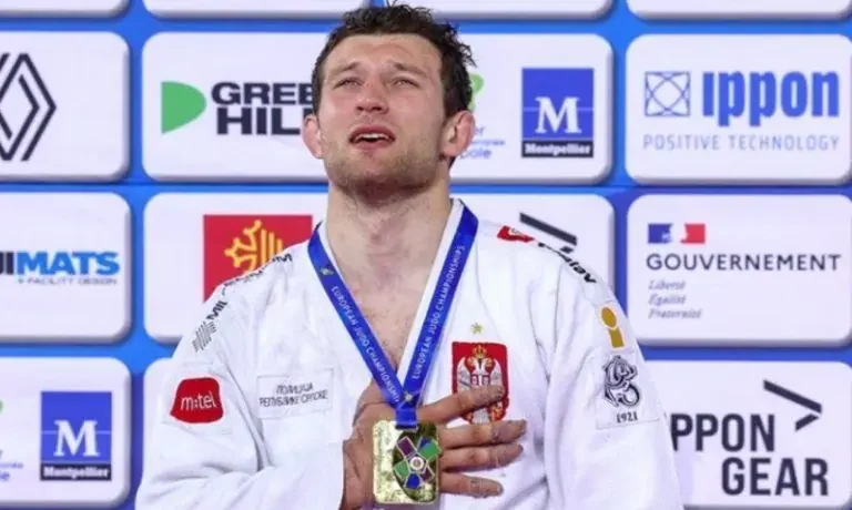 Nemanja Majdov osvojio srebrnu medalju na Svetskom prvenstvu i posvetio je svim Srbima