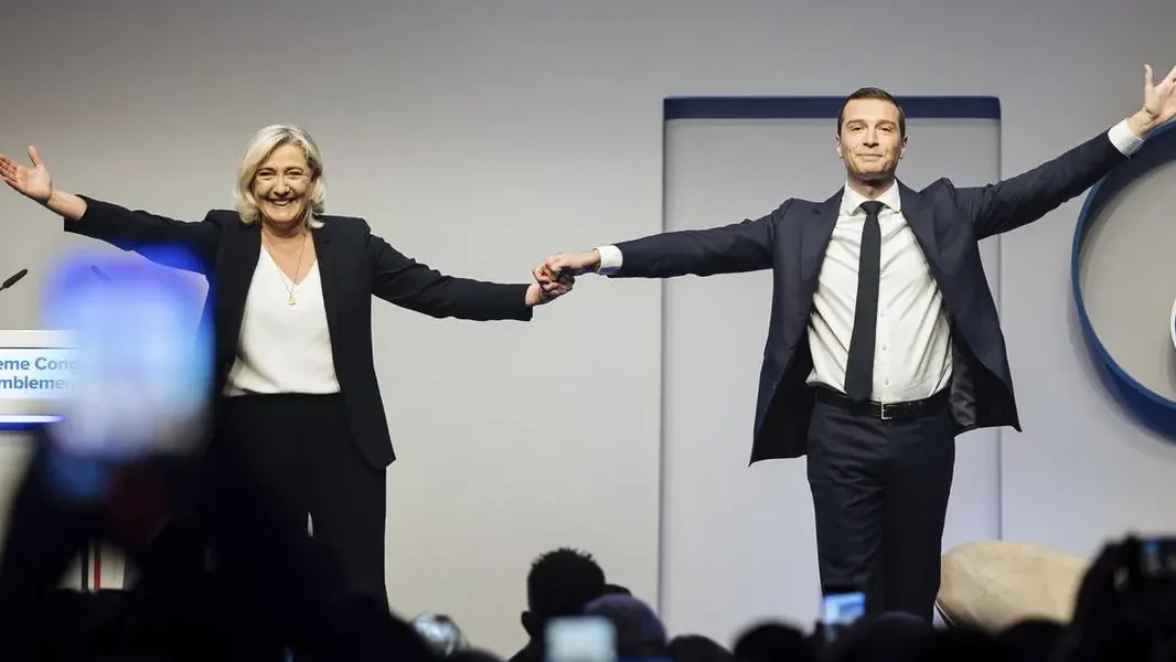 Французи масовно гласали за десницу