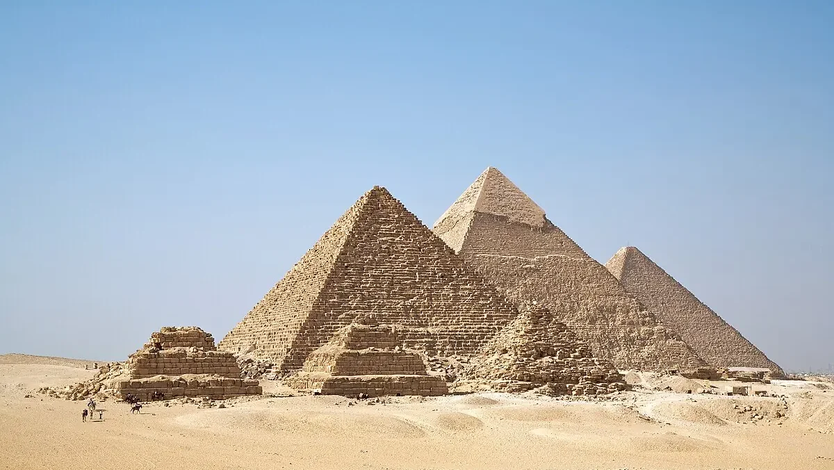 Изградња пирамида била једноставна
