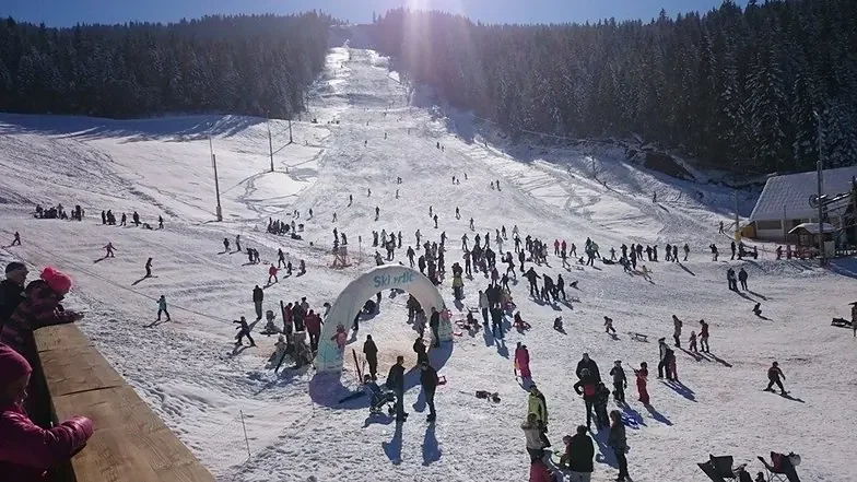 Ravna planina, ski dvorana