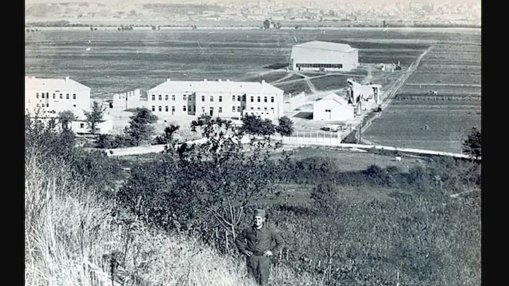 Stari aerodrom