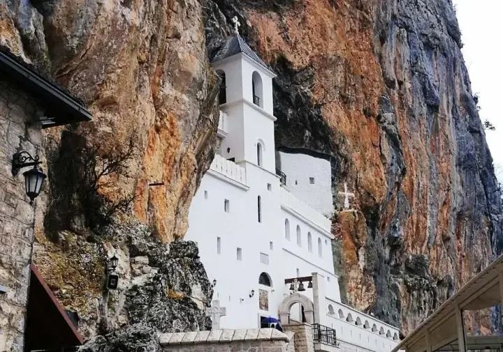 Manastir Ostrog