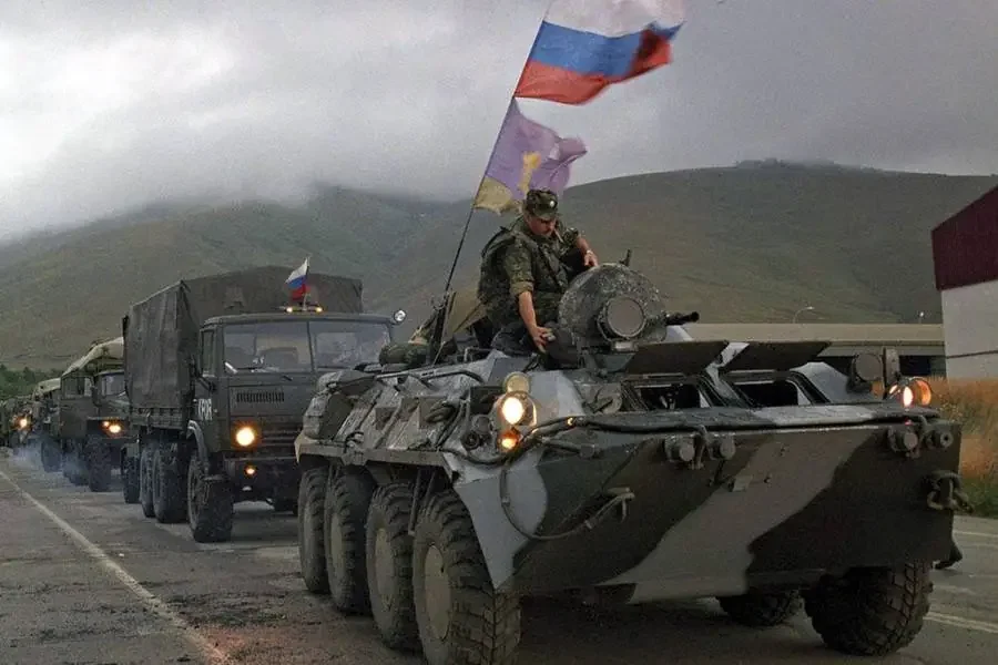 Руска војска у близини аеродрома "Слатина"