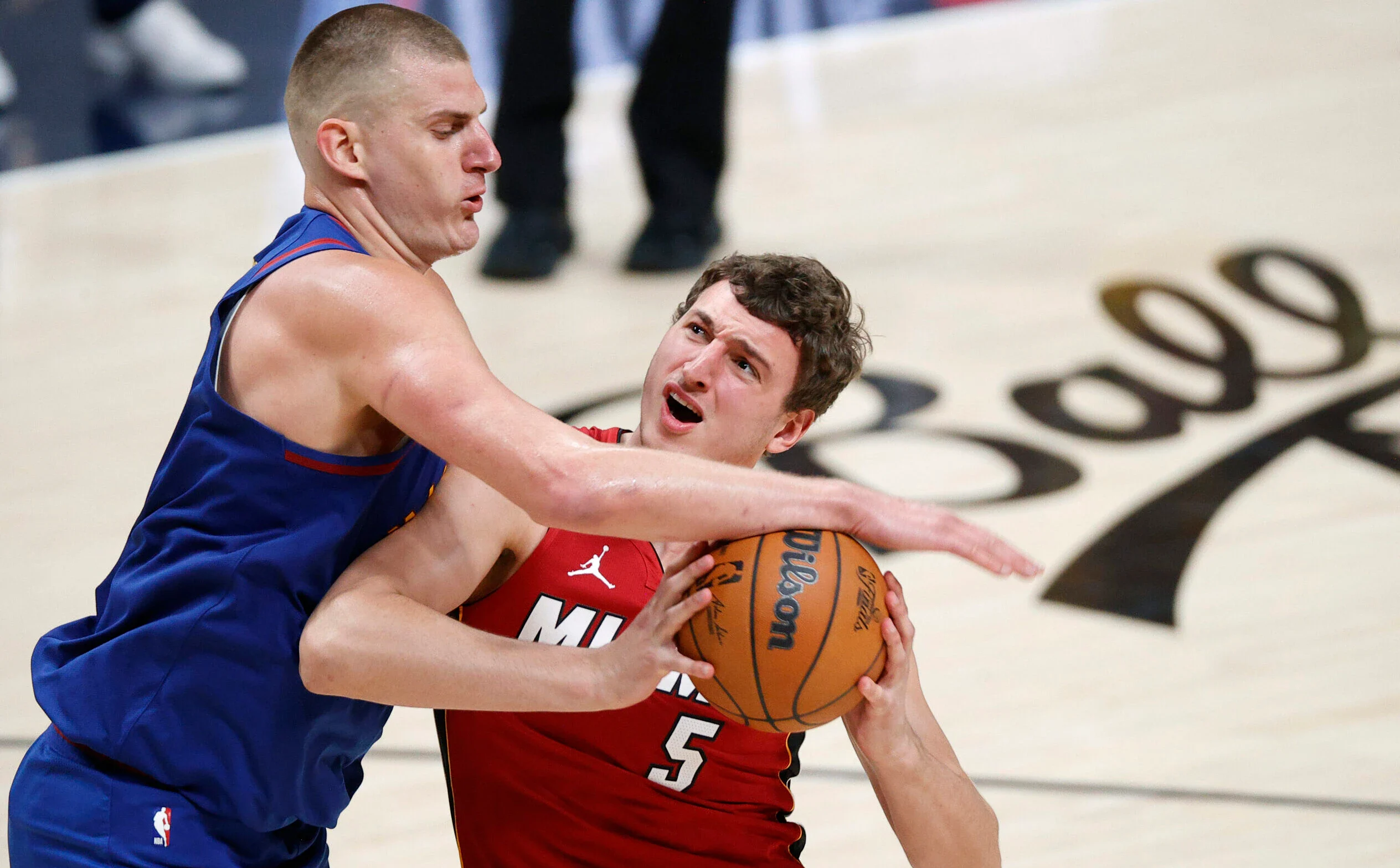 Nikola Jokić i Nikola Jović