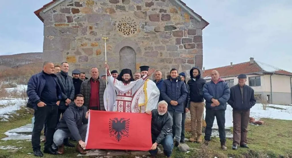 Никола Џуфка са својим следбеницима