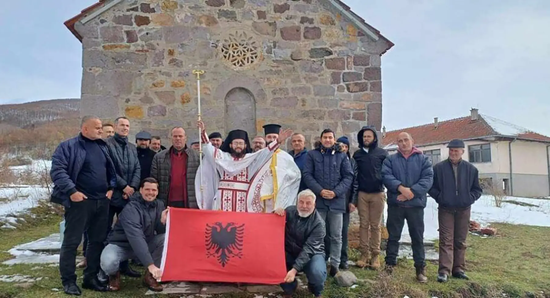 Никола Џуфка са својим следбеницима