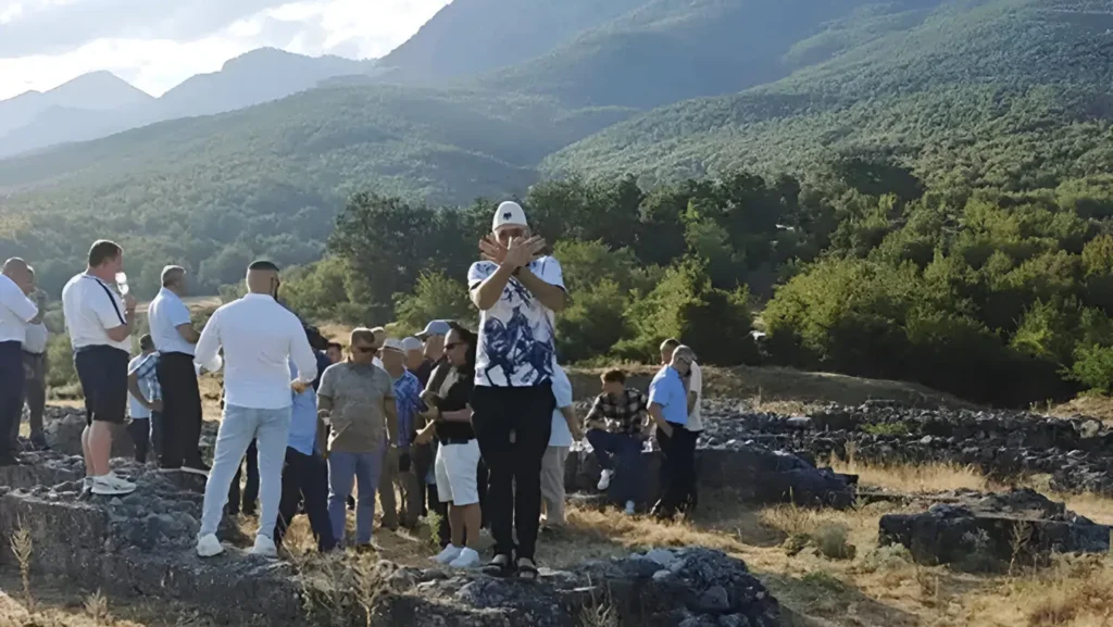 Bogorodica Hvostanska, velikoalbanski skup