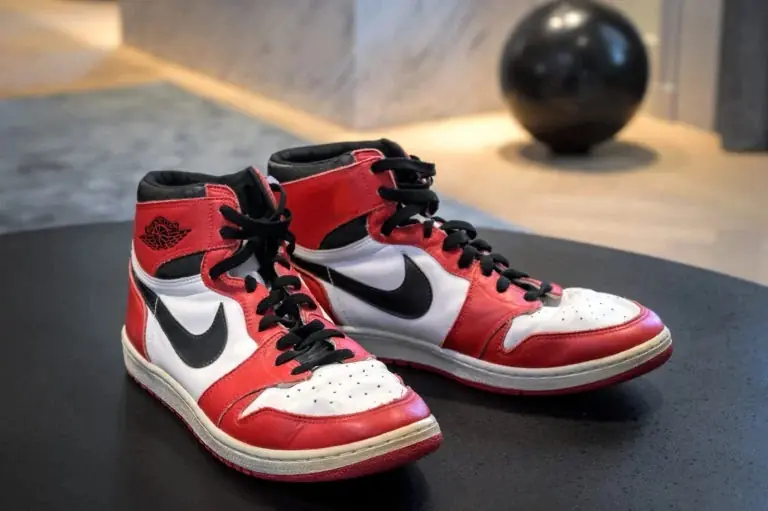 "Air Jordan 1" патике