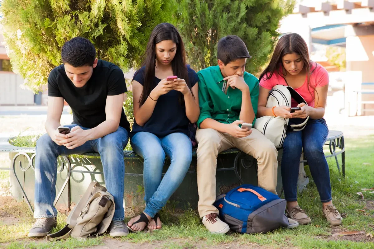 Šta sve izaziva prekomerna upotreba ekrana kod adolescenata?