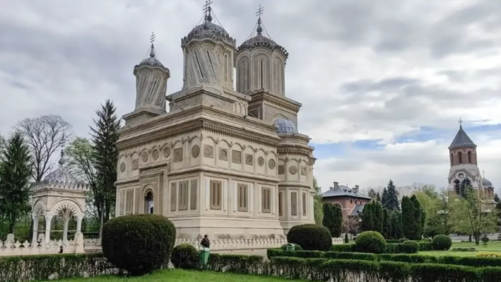 Манастир Куртеа де Арђеш