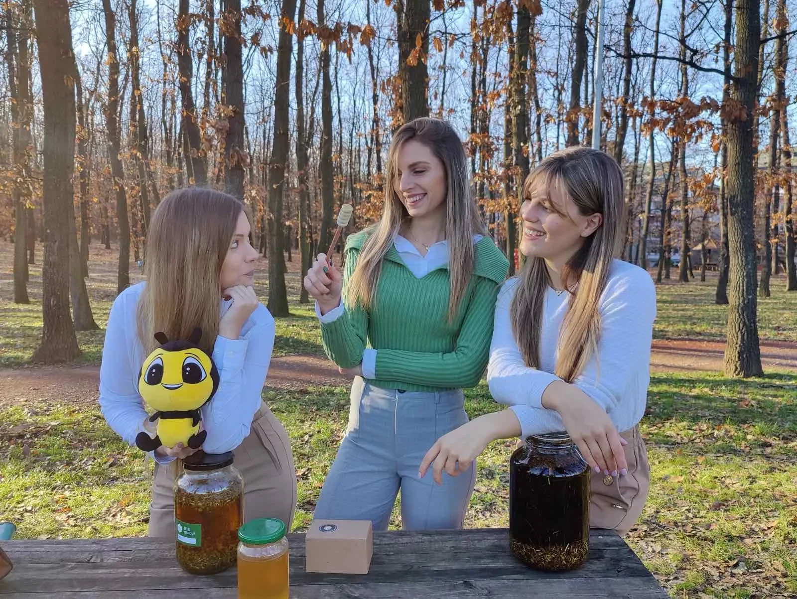 Tri drugarice pokrenule bee’s care: Tradicija pčelara pretvorena u savremen brend