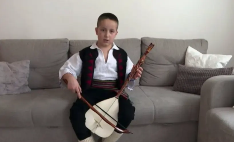 Лазар Чолаковић