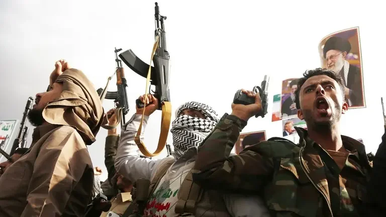 Протест против америчко-израелског рата против Ирана у главном граду Јемена, Сани. © Getty Images / Mohammed Hamoud