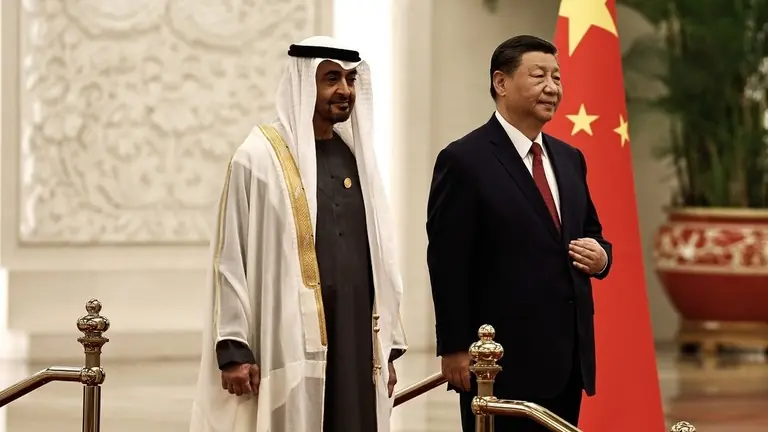 Kineski predsednik Si Đinping i predsednik Ujedinjenih Arapskih Emirata šeik Mohamed bin Zajed Al Nahjan, Peking, 30. maj 2024. © Tingshu Wang – Pool / Getty Images