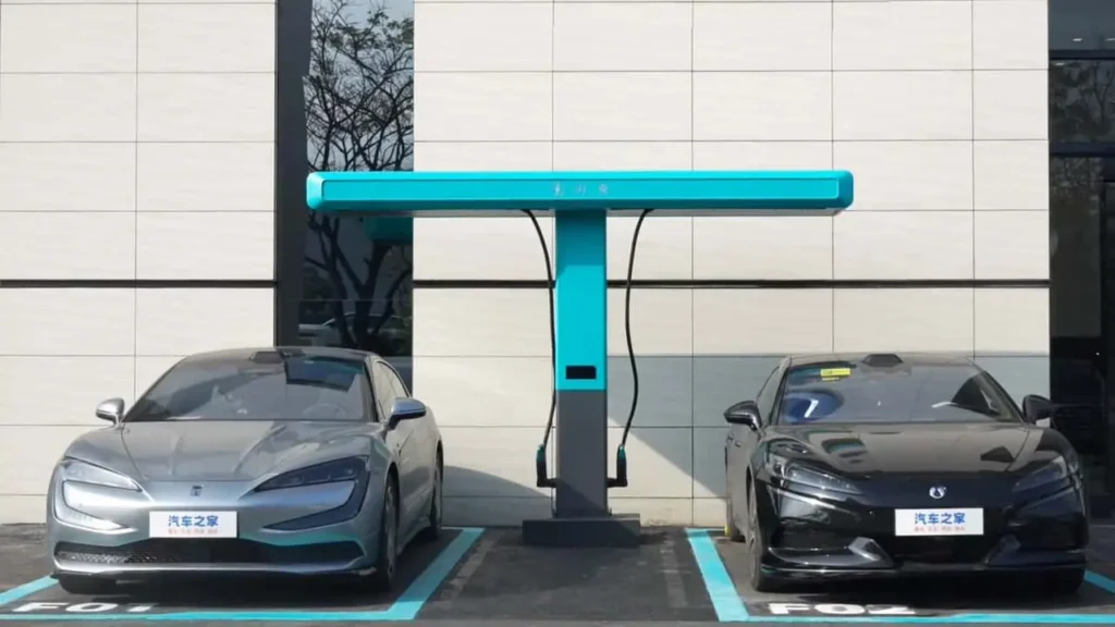 Нови "Flash Charging" систем компаније BYD: 600 миља домета за девет минута пуњења